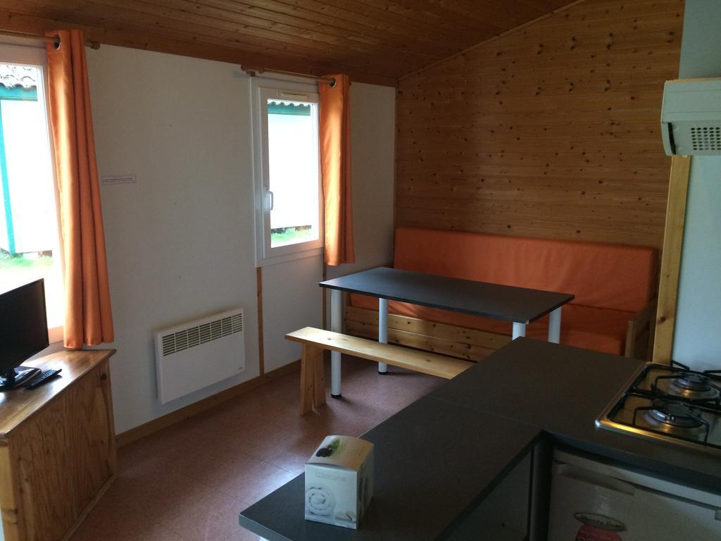 Camping Les Lupins Seppois-le-Bas Exteriör bild
